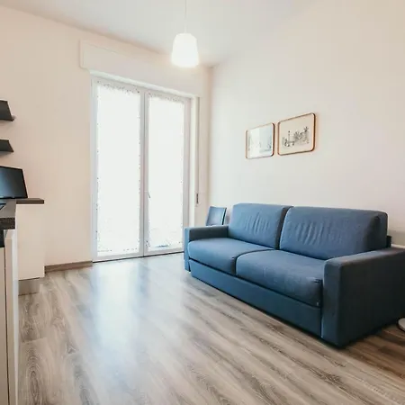 Al 13 - Lakeside Leisure & Business Apartment