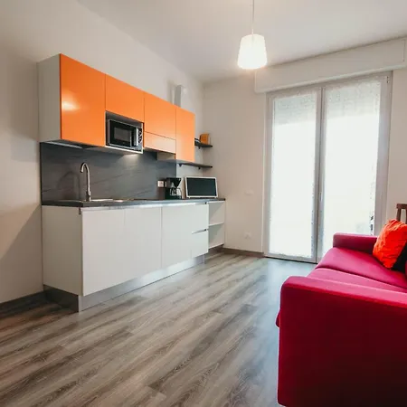 Al 13 - Lakeside Leisure & Business * Stresa