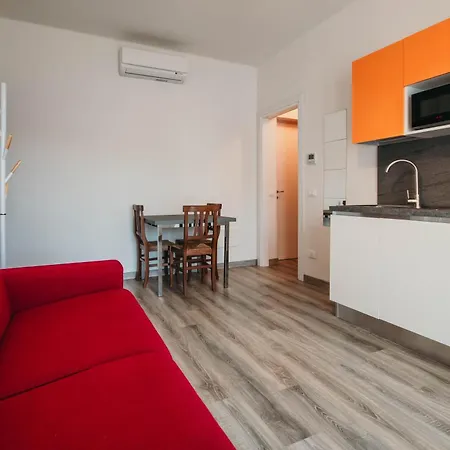 Al 13 - Lakeside Leisure & Business * Stresa