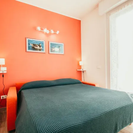 Al 13 - Lakeside Leisure & Business Apartment