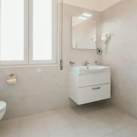 Apartment Al 13 - Lakeside Leisure & Business *