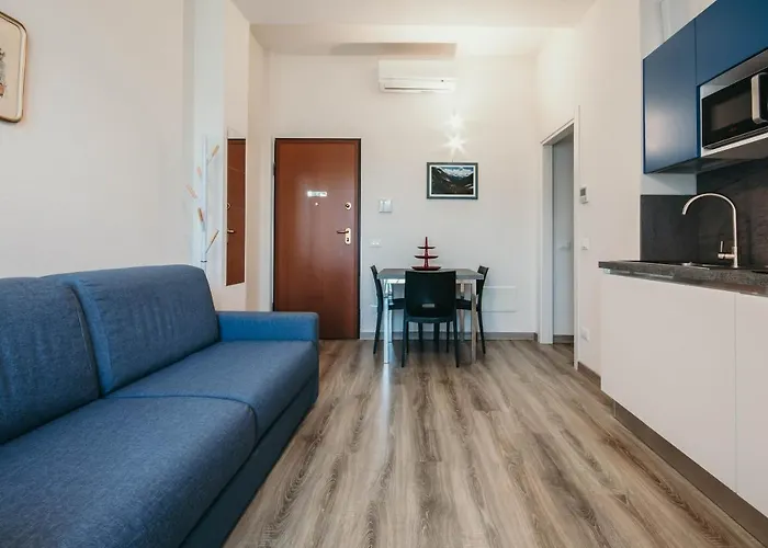 Al 13 - Lakeside Leisure & Business Stresa