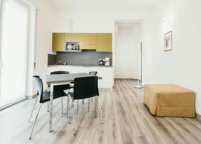 Al 13 - Lakeside Leisure & Business Apartamento Stresa