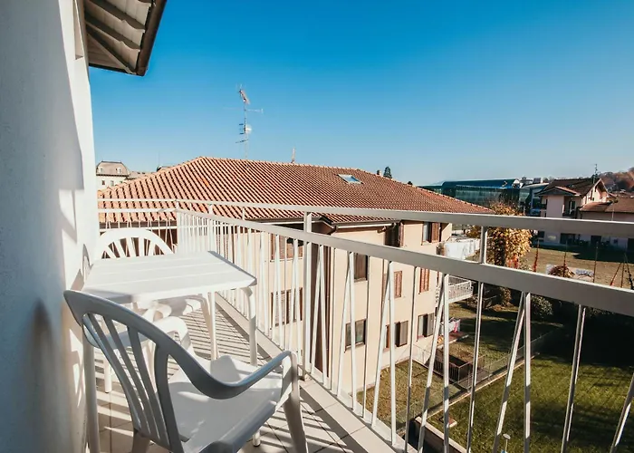 Al 13 - Lakeside Leisure & Business Apartamento *