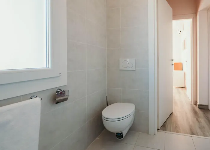 Al 13 - Lakeside Leisure & Business Apartamento *