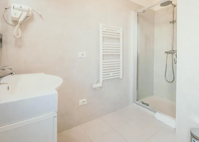 Al 13 - Lakeside Leisure & Business Apartamento *