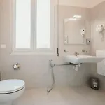 Al 13 - Lakeside Leisure & Business Apartman