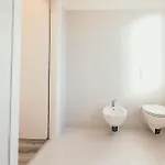 Al 13 - Lakeside Leisure & Business Apartman *